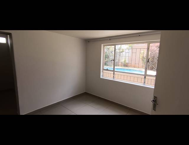 3 BEDROOM FLAT TO LET IN MORNINGSIDE